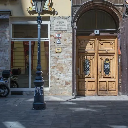 Budapest Passage 2-2